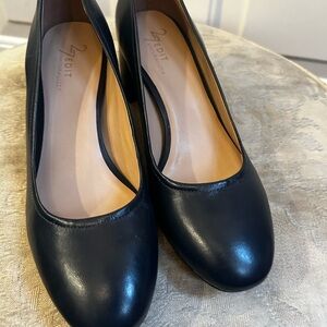 27 Edit leather Nordstrom women’s Navy Blue pump w/ chunky Heels Sz 8.5